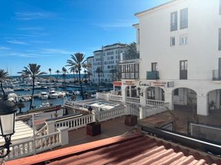 Apartament a Calle delfín 6. Apartamento de dos dormitorios ubicado en el puerto de la duques