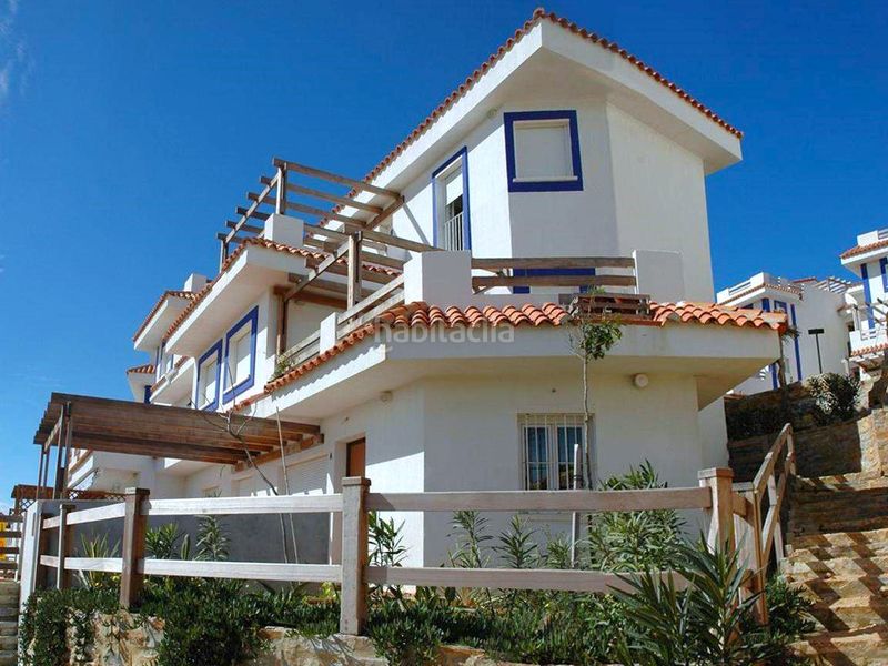 Foto 69d6afdc-9ae8-41b0-b71c-bdba46893931. Dúplex a calle almendro el 27 a Alcorrín Manilva