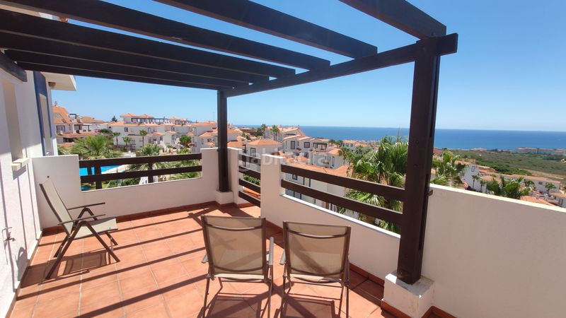 Foto 97ddacad-229c-40c7-8964-fc5302e4eaea. Dúplex a calle almendro el 27 a Alcorrín Manilva