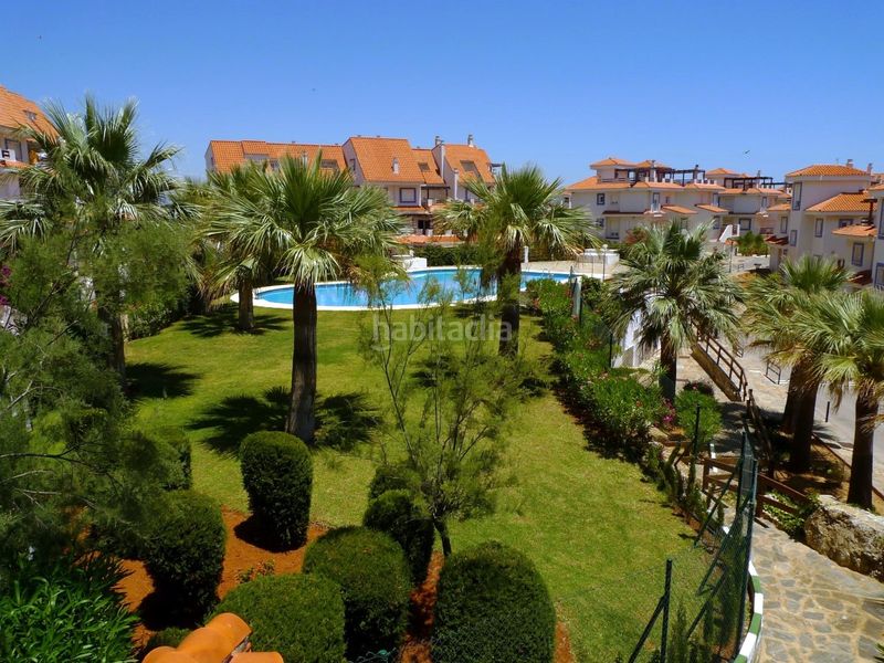 Foto 9c5a94e0-2274-4f56-8125-1c0a47e5fb4e. Dúplex a calle almendro el 27 a Alcorrín Manilva