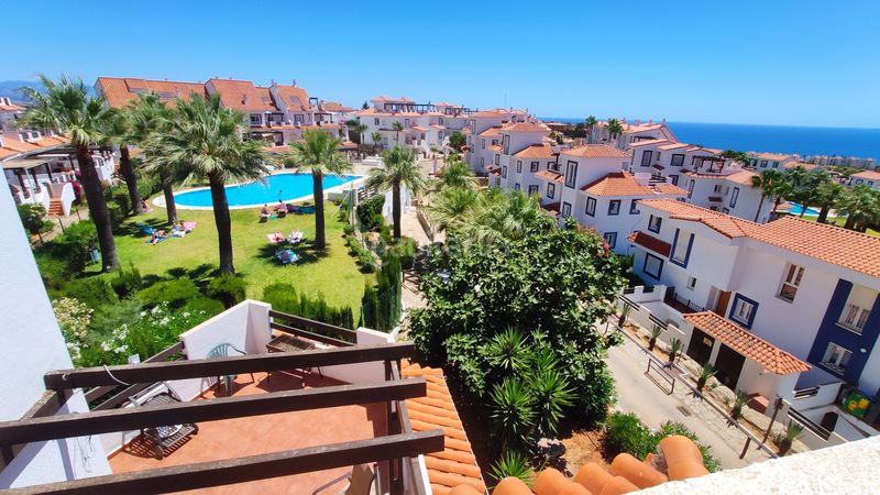 Foto abb0a0ea-b3cc-4d1c-bccb-e1357a03aa91. Dúplex a calle almendro el 27 a Alcorrín Manilva