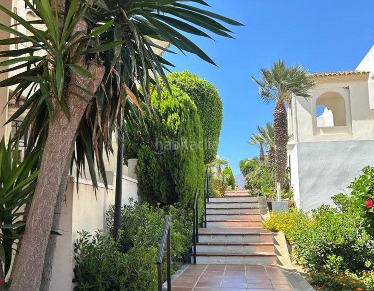 Foto e3f608ab-55ae-4038-89c6-0d3550b2a078. Affitto duplex con riscaldamento parcheggio piscina in Casares