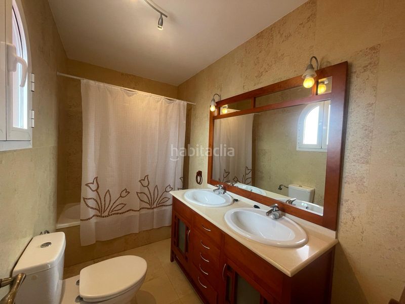 Foto 1c4e47c0-98ec-4225-ba63-b38303c679fa. Lloguer apartament a urbanización cármenes los el hacho 135 a Manilva