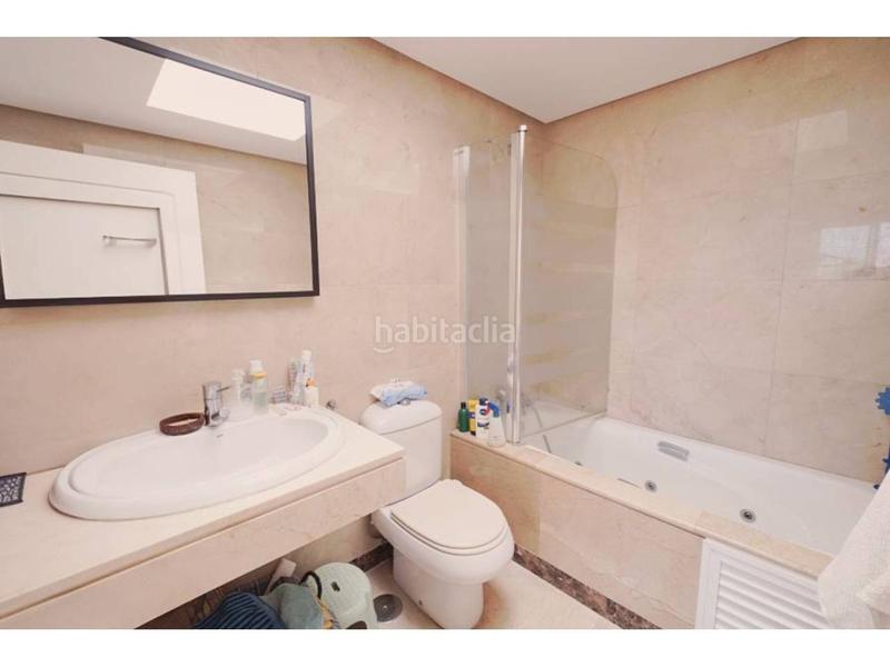 Foto d9535153-8661-4159-91dc-ff55cc42cb1e. Àtic amb calefacció aparcament piscina a La Duquesa Manilva