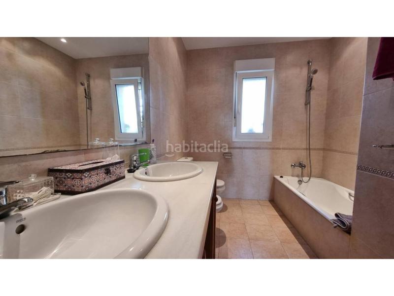 Foto 2f1f7c50-81a2-4685-8b32-b63c4319e89c. Casa con riscaldamento parcheggio piscina in La Duquesa Manilva