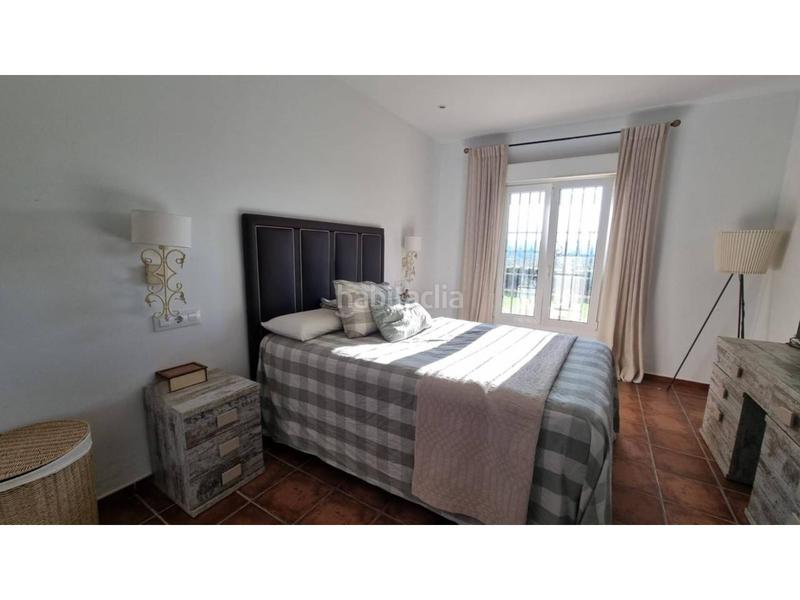 Foto b0d54e35-809f-4adc-a392-4eae57dff1f1. Casa con riscaldamento parcheggio piscina in La Duquesa Manilva