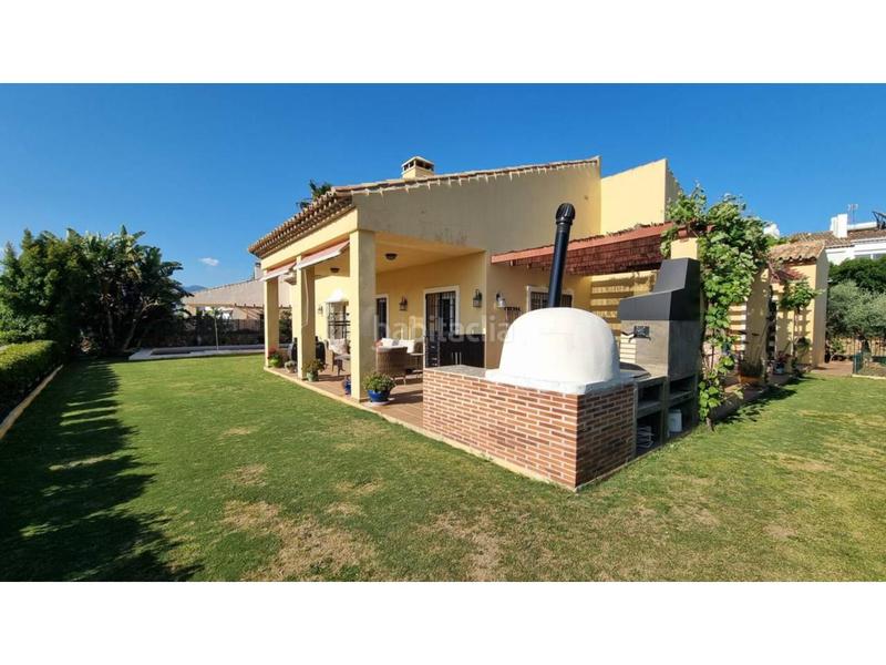 Foto ef13610a-67cd-4b1e-8c83-98bdc3454064. Casa con riscaldamento parcheggio piscina in La Duquesa Manilva