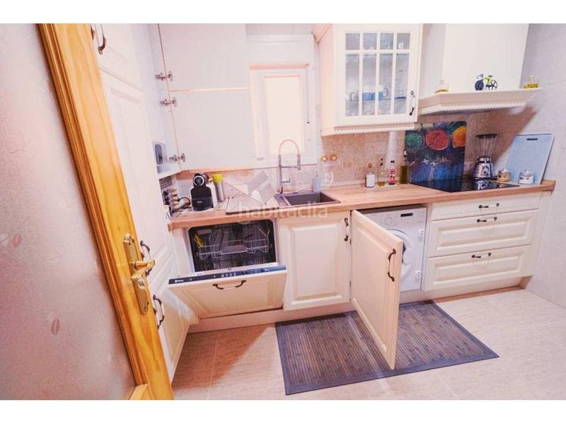 Foto 24d614f7-1de1-4892-9d61-bab48bfb58e5. Piso  en venta en San Luis de Sabinillas en San Luis de Sabinillas Manilva