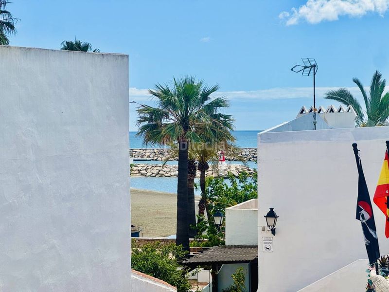 Foto 11ab9718-d775-44ca-ba46-07f7d7fe840c. Casa a Puerto de la Duquesa Manilva