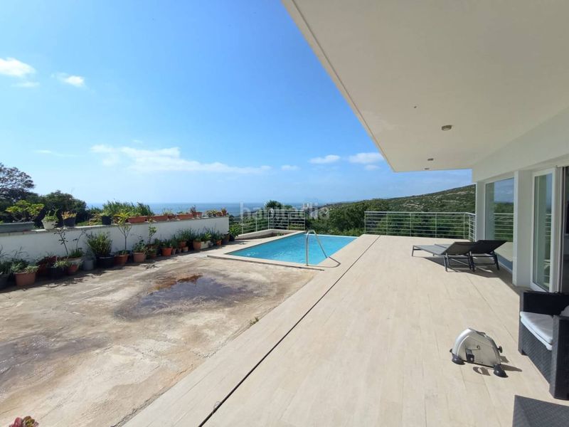 Foto b8a80e8b-4bb9-4e67-ab98-c2a5192194f2. Casa amb calefacció aparcament piscina a Chullera Manilva