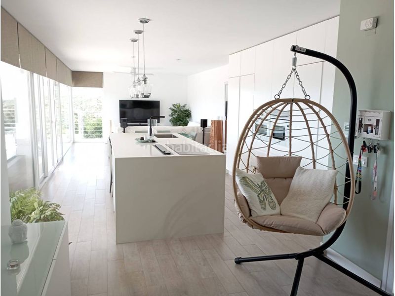 Foto dce794f1-bfa7-4009-9bf4-33dac5e91033. Casa amb calefacció aparcament piscina a Chullera Manilva