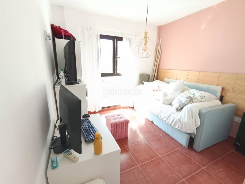 Foto f5505799-1a78-4020-9045-bf4c6e9d793d. Casa amb calefacció aparcament piscina a bahía de Casares Casares