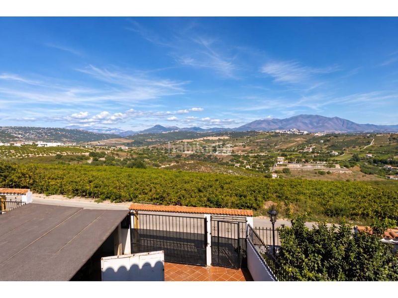 Foto 4bd46e6d-74c0-4117-b960-bbe3fb548d58. Casa amb aparcament a Manilva pueblo Manilva