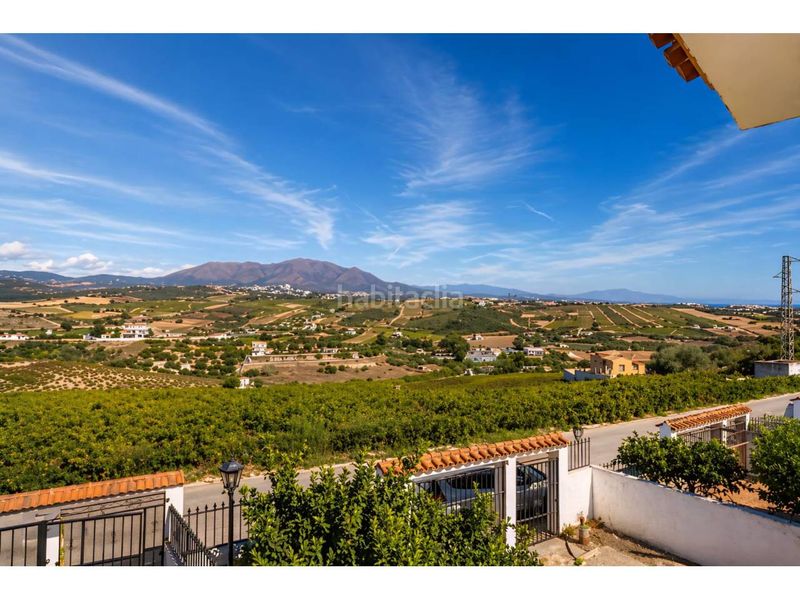 Foto a31ecd84-5845-4376-b571-54eda16124b1. Casa amb aparcament a Manilva pueblo Manilva