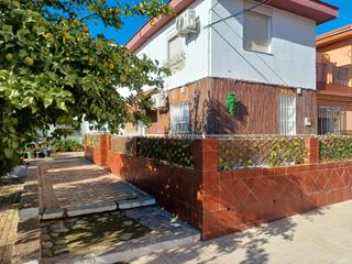 Casa a schiera  Calle rosala de castro. Magnifica casa unifamiliar en santiponce! posibilidad de financi