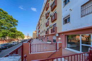 Appartamento  Calle zenobia camprubi. Piso de 3 dormitorios con ascensor y garaje en camas