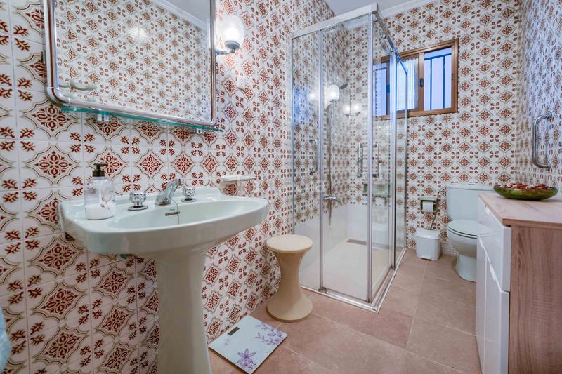 Foto d0aa6a35-169f-494c-af56-8f67242225c7. Casa adossada amb calefacció a Casco Antiguo Mairena del Aljarafe