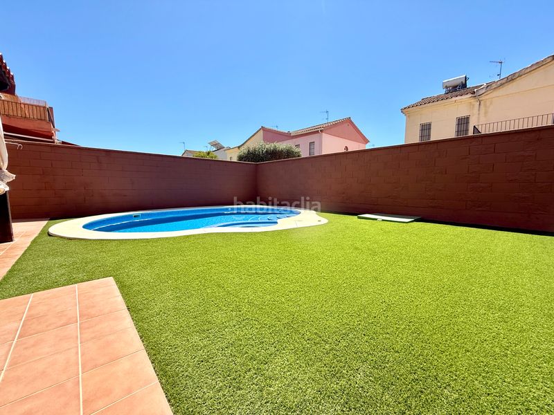 Foto 6086185f-1b55-4049-908a-2f792e7f8735. Casa aparellada amb xemeneia aparcament piscina a Espartinas