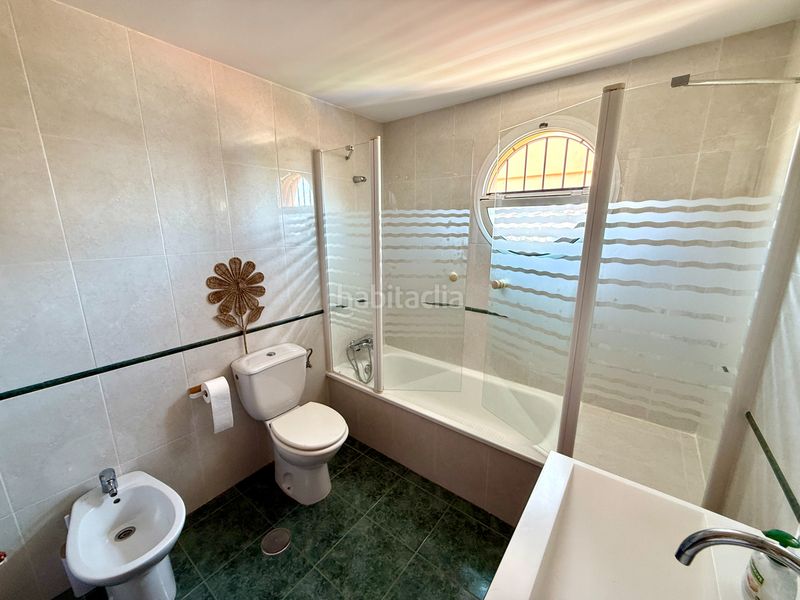 Foto a90eba27-e114-4eda-b4e0-4144681aee30. Casa aparellada amb xemeneia aparcament piscina a Espartinas