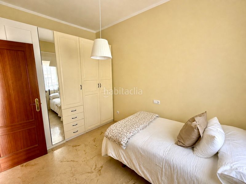 Foto bf348544-086d-4b94-a8d1-960a5cb914ea. Casa aparellada amb xemeneia aparcament piscina a Espartinas