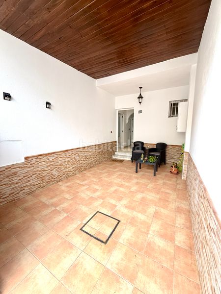 Foto 2f4aad1d-9839-47ea-9eac-825ab6e073dd. Casa adossada amb aparcament a Bollullos de la Mitación