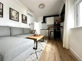 Apartament en Casco Hist�rico - Zona Alta. Magnifico apartamento totalmente reformado con patio.