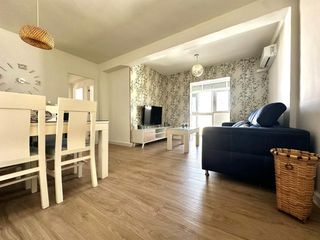 Piso en Carretera de Sanlúcar - Sudamérica. Piso en la zona de las nieves reformado para entrar a vivir.