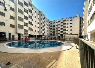 Appartement à Centro. Estás buscando piso con garaje y trastero, en residencial cerrad