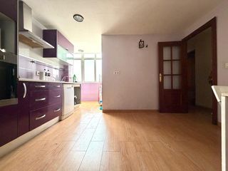 Pis en Crevillet. Magnifico piso en la zona del mar de c�diz en una tercera planta