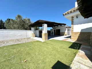Chalet en Cuatro Pinos - El Carmen. Chalet en parcela segregada en el camino viejo de rota