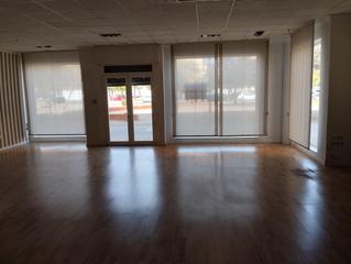 Lloguer Local Comercial  Avenida isla fuerteventura. Estupendo local en avda. fuerteventura con salida de humos