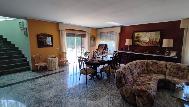 Foto 0f76ba26-1899-4f36-9810-a7e89b738132. Chalet con camino parcheggio piscina in El Brillante -El Naranjo - El Tablero Córdoba