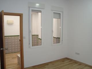 Alquiler Oficina  Calle alonso de burgos. Oficina de un despacho junto a tejares.