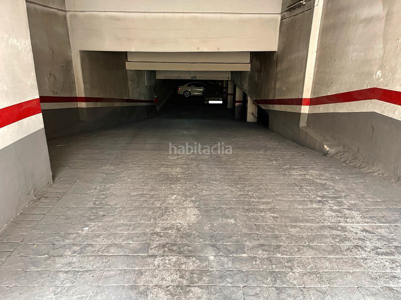 Foto 77b6d78b-b4c7-4058-96b1-7139aeb78aeb. Aparcament cotxe a Úbeda