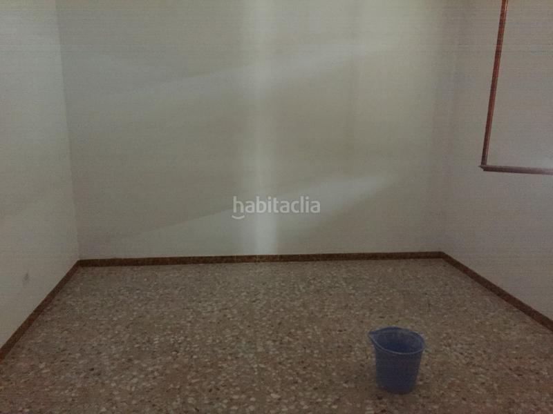 Foto f2cd5e83-f8a5-4884-8629-bc52ce600c44. Piso estupendo piso para realizar pequeña reforma. en Rus