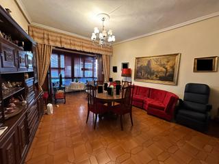 Etagenwohnung  Calle real. Estupendo piso calle real