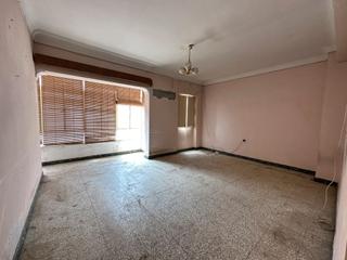 Casa  Calle velázquez. Estupenda casa para reformar zona barrio san pedro
