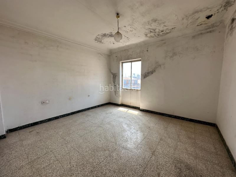 Foto ad7576da-6c26-4574-a1ef-50e4ce9cc2fa. Casa estupenda casa para reformar zona barrio san pedro en Úbeda