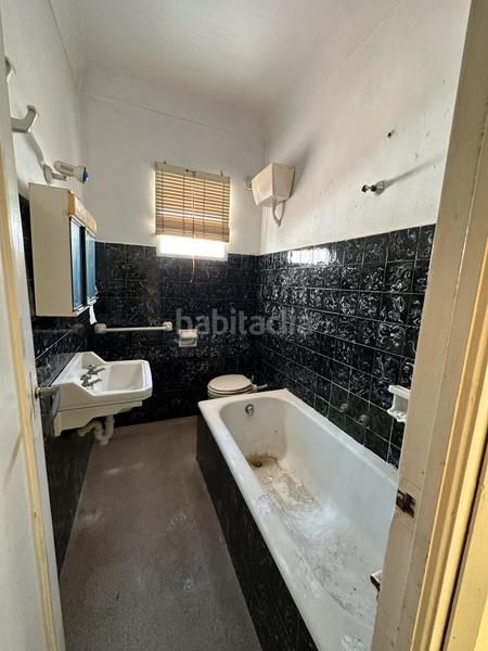 Foto f1063c6c-8566-43b4-bd7d-84b1b2774240. Casa estupenda casa para reformar zona barrio san pedro en Úbeda