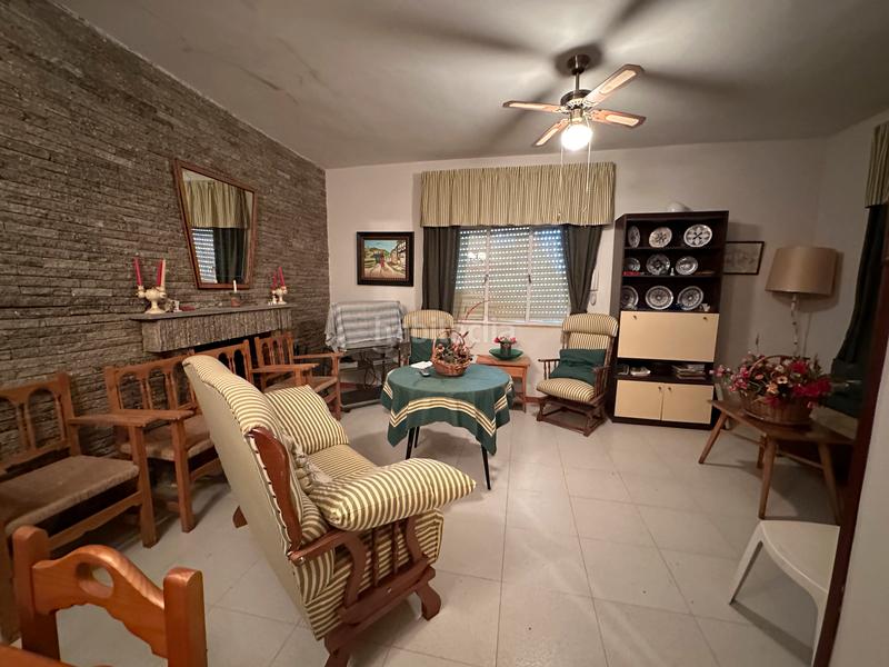 Foto c9771207-6a2c-4c08-9275-3fe3159f56b0. Chalet estupendo chalet en la yedra urbanización privada en Baeza