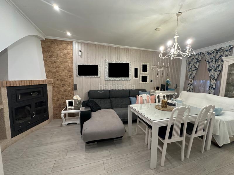 Foto c527c58e-f024-4e3c-bb6f-b306f946944b. Casa amb xemeneia aparcament a Úbeda