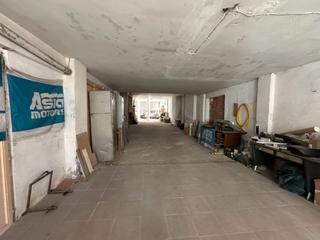 Local Comercial a Úbeda. Se vende local en avenida antonio machado