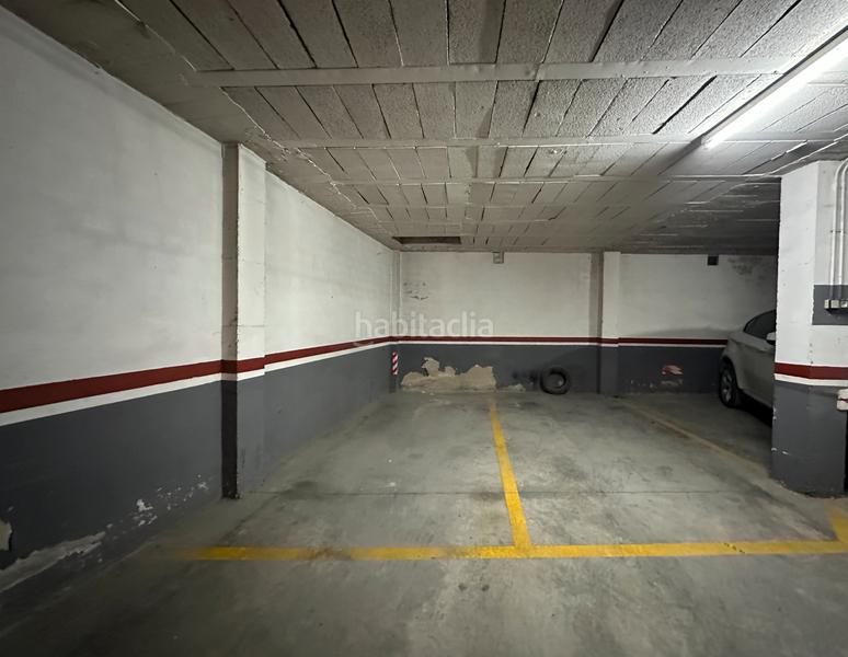 Foto b1e781d8-86f3-4bff-91eb-fc929a5efb57. Aparcament cotxe a Úbeda