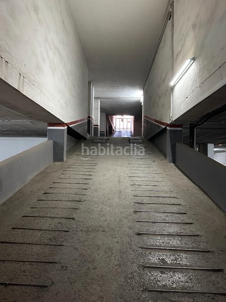 Foto dd5c50be-997e-419d-92d7-2ca6098da9c5. Aparcament cotxe a Úbeda