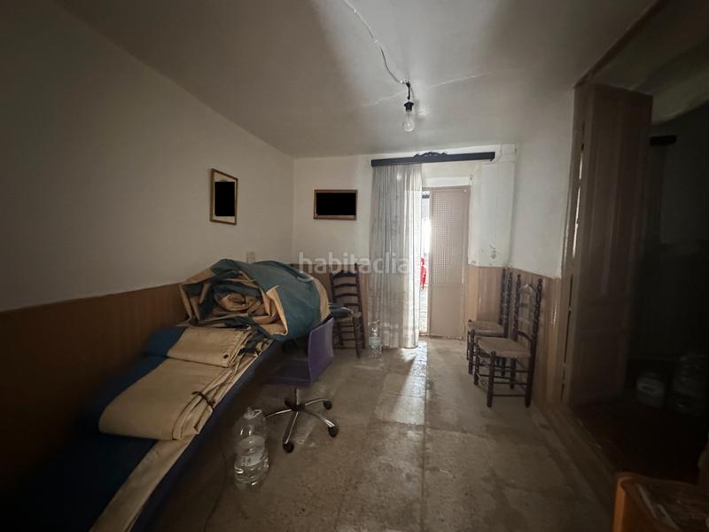 Foto f9a22c0d-474e-4cd1-a9e8-8d0a38439c40. Casa amb xemeneia a Sabiote