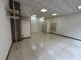 Lloguer Local Comercial a Úbeda. Se alquila estupendo local en zona calle nueva
