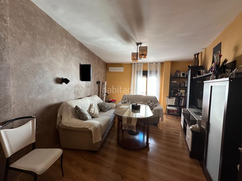 Foto 64139bda-cd9d-4217-b8b6-d268103fa74b. Piso estupendo piso en avenida antonio mahcado en Úbeda