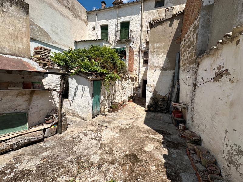 Foto d52a0f16-2d93-438c-9a19-97d1eb2bc34d. Casa se vende casa para reformar zona plaza de toros en Úbeda