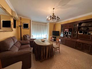 Appartamento in Úbeda. Estupendo piso zona mercadona, plaza de las canteras