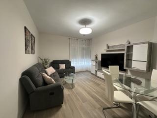 Location Appartement  Avenida de la constitución. Se alquila precioso piso zona hospital de santiago